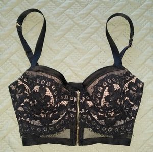 MOVING SALE | Buy by 2/21 | Victoria's secret sexy bra 32D - like new